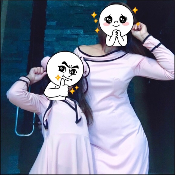 Me&Mom dresses twins. - Picture 1 of 4